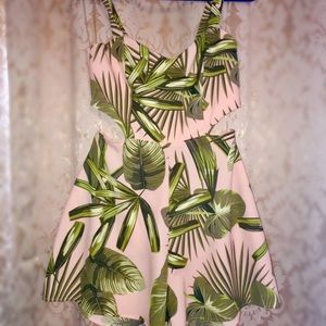 TROPICAL PRINT KEYHOLE ROMPER